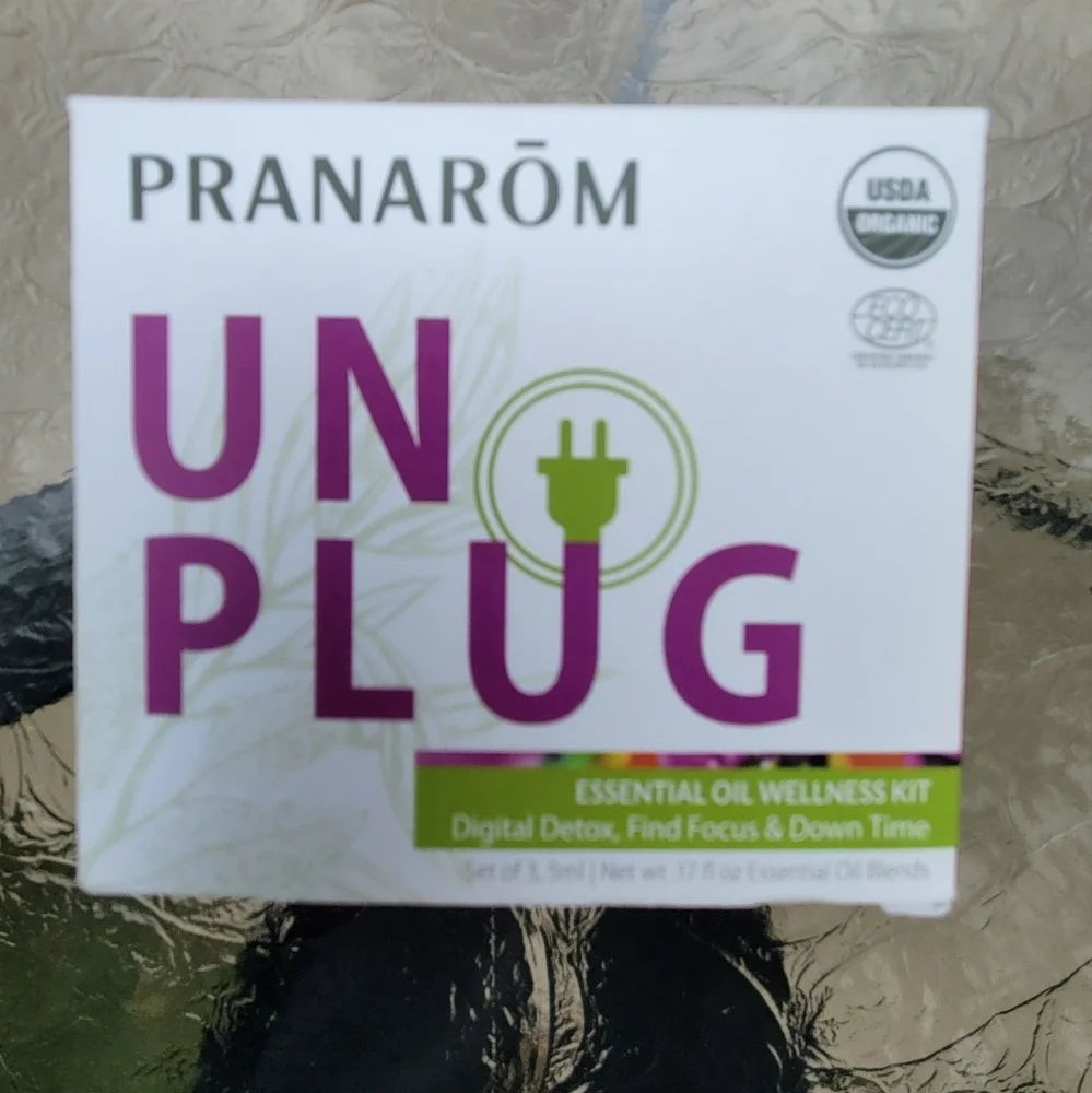 Pranarom Unplug Essential Oil Wellness Kit